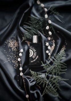 Etat Libre d'Orange Clean Suede