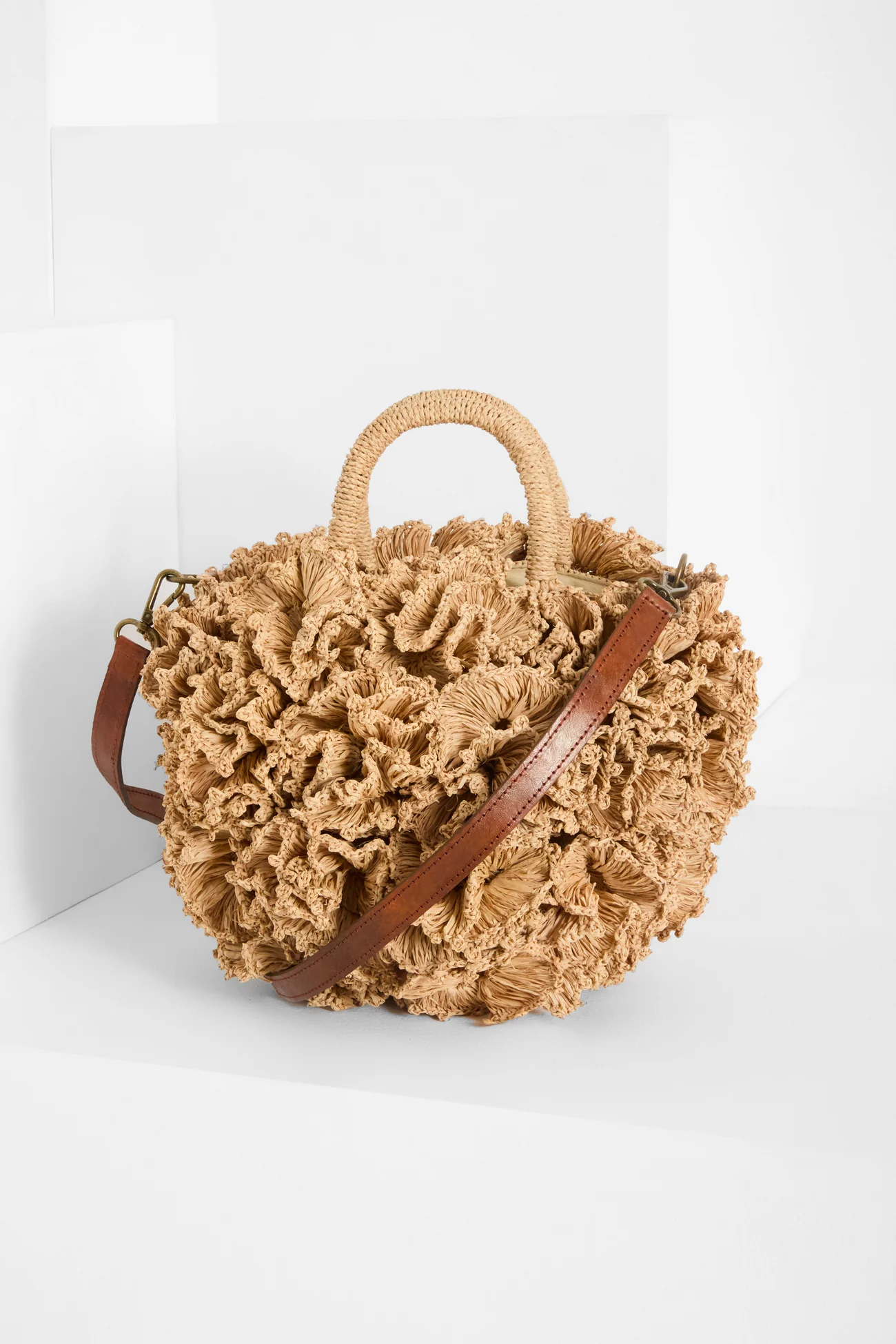 IBELIV - CORAL Tea Ball bag in RAFFIA - Caprice Clothing