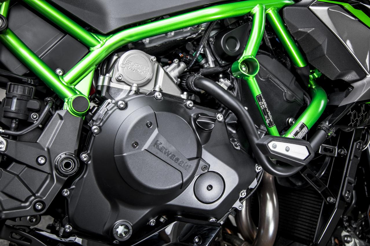 カワサキ・Z H2試乗｜200馬力×スーパーチャージドエンジンの組み合わせ