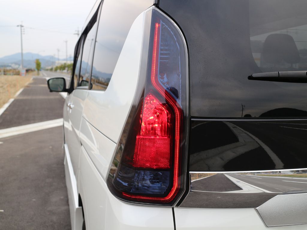 Tint+ 日産 セレナ C27 前期 テールランプ 用 (スモーク) (☆難易度