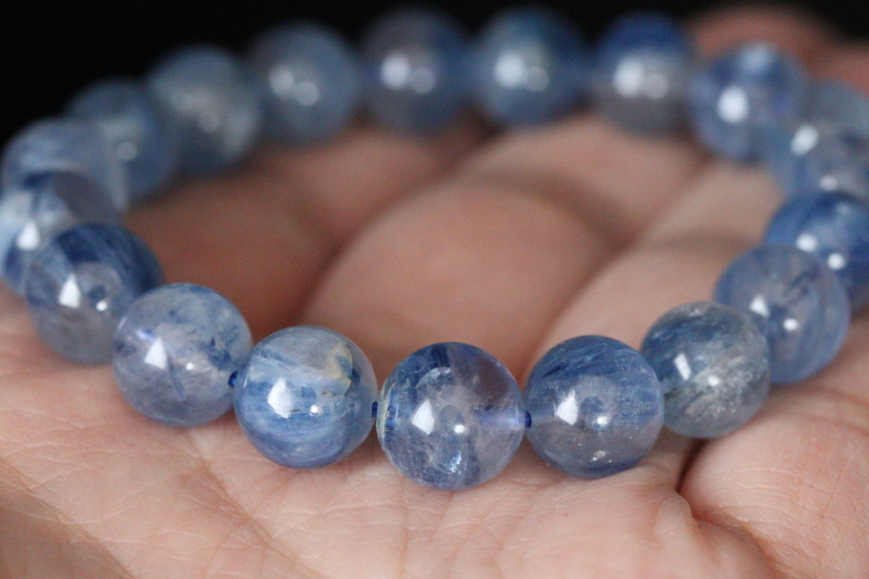 幻想的！ブラジル産カイヤナイト・ブレスレット10mm玉【高品質・透明