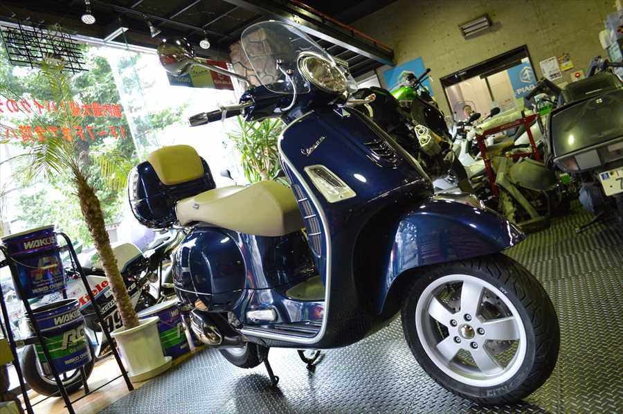 Vespa純正 GTS スモールスクリーン【スモーク】 | Vespa（ベスパ）の事