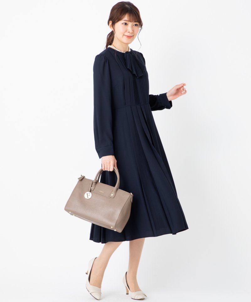 CELFORD セルフォード リボンタイ付きプリーツワンピース ネイビー系