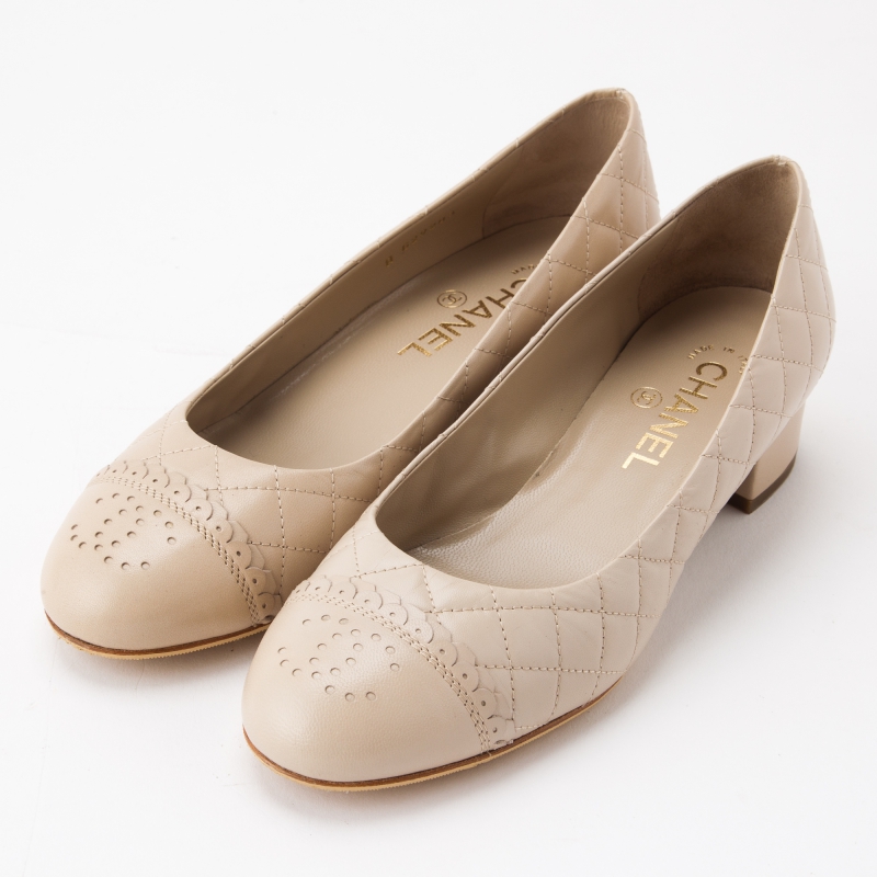 CHANEL シャネル レザーパンプス ベージュ系 | 結婚式パーティーの