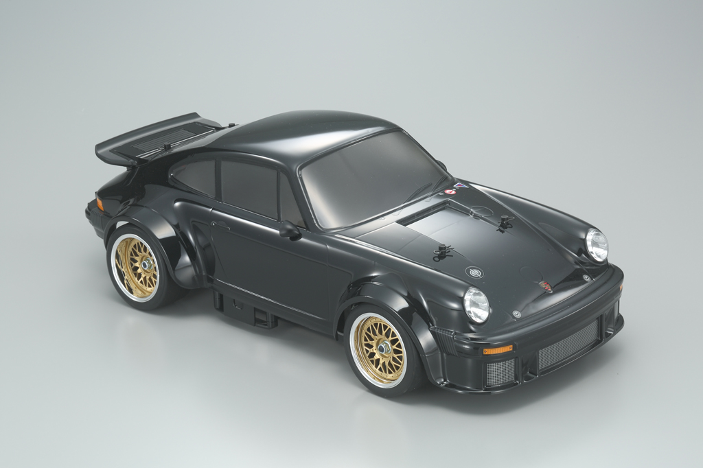 77年に登場した記念モデル「ブラックポルシェ」をイメージした電動RC