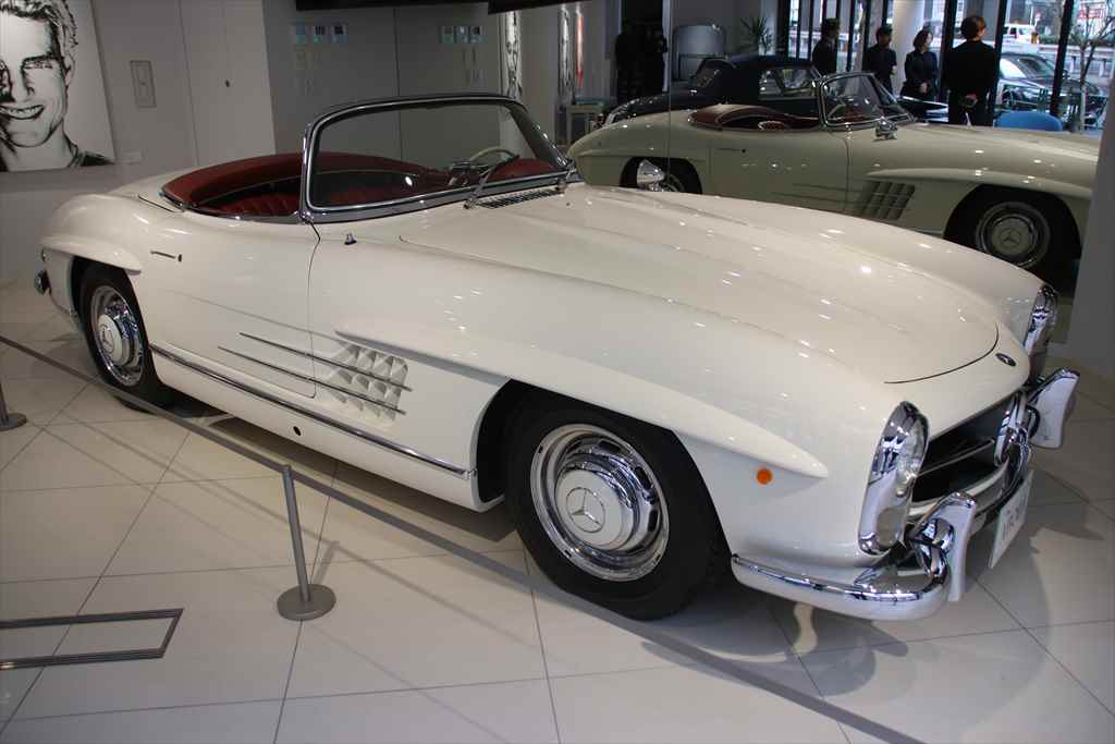 メルセデス ベンツのクラシックモデル「190SL」と「280SL」を新車