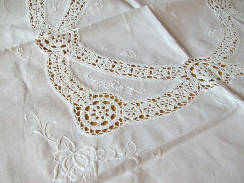 アンティーク刺繍テーブルクロス