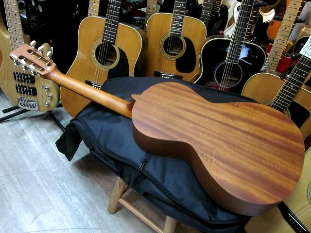 Aria ASA-18 トラベルギター ミニギター マイク搭載 アンプに繋げる