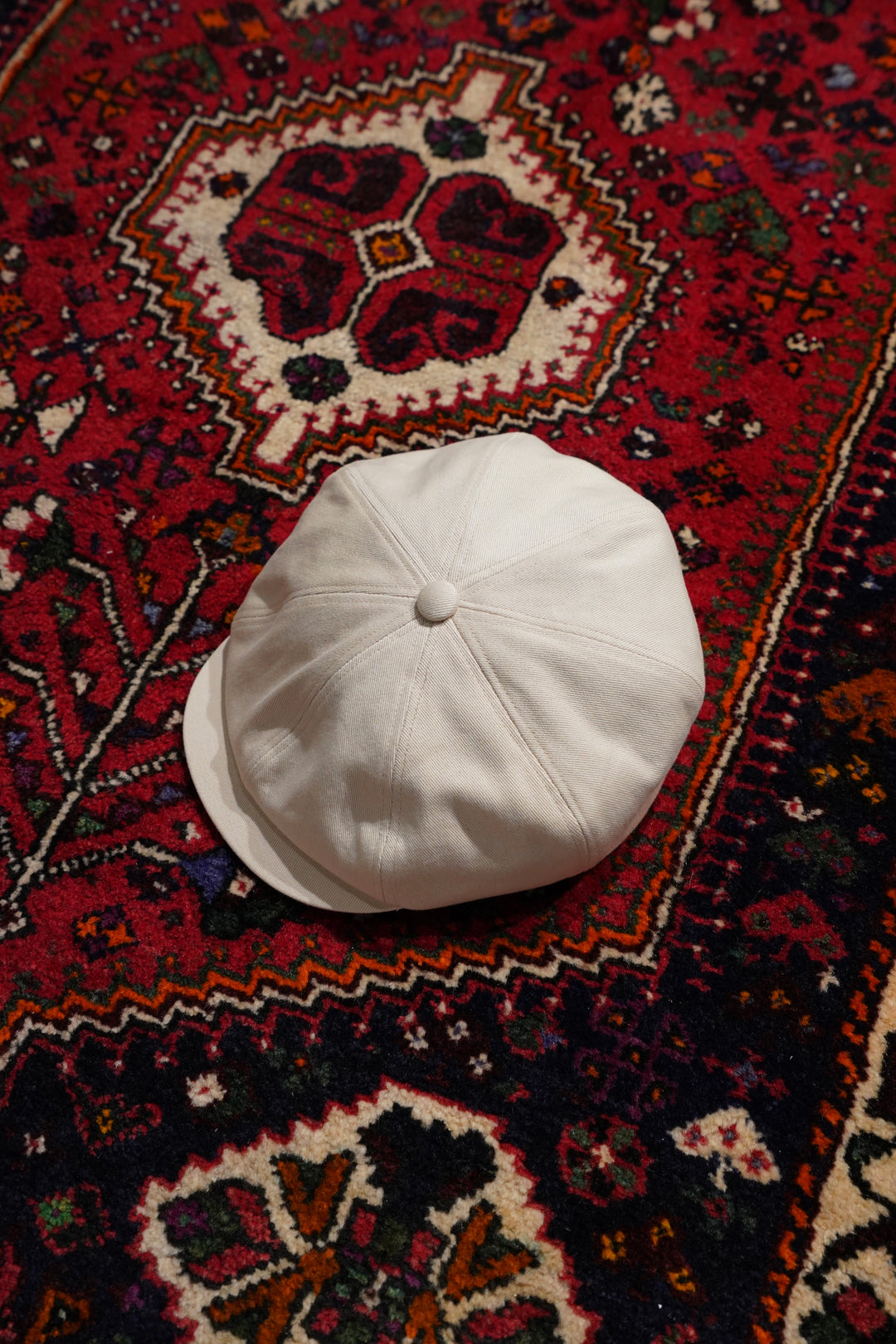 Taiga Takahashi(タイガタカハシ)のNEWSBOY CAP (IVORY)(キャップ)の