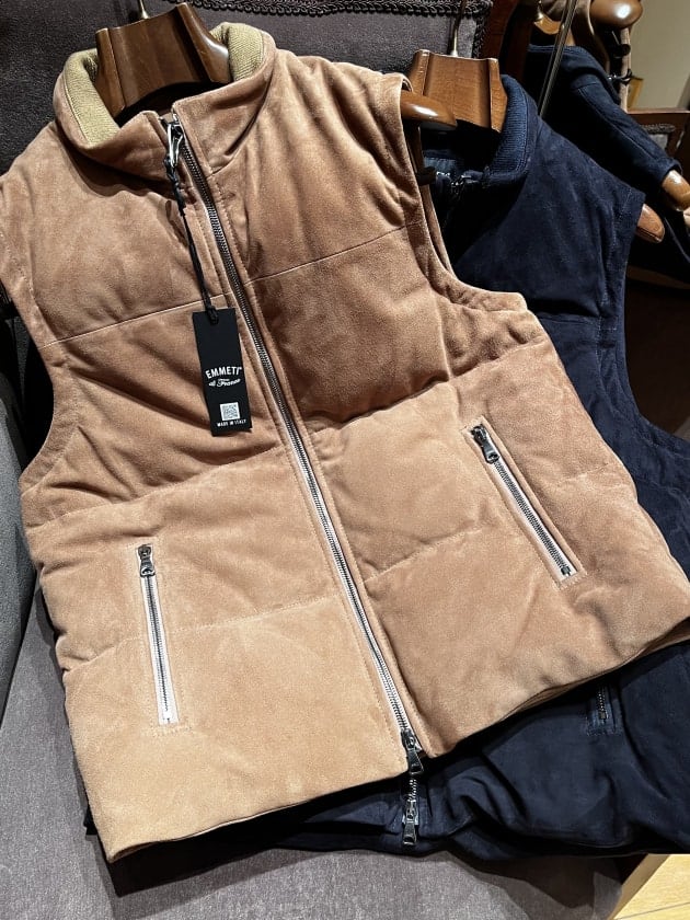 都会的ダウンベスト。〈EMMETI〉｜ビームス ハウス 六本木｜BEAMS