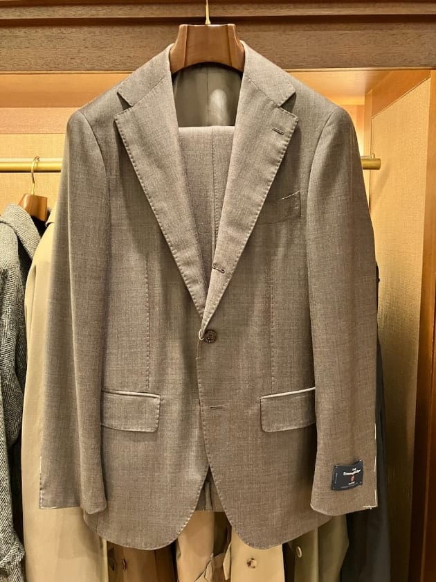 Brilla per il gusto〉お洒落でエレガントなスーツをお探しの方に