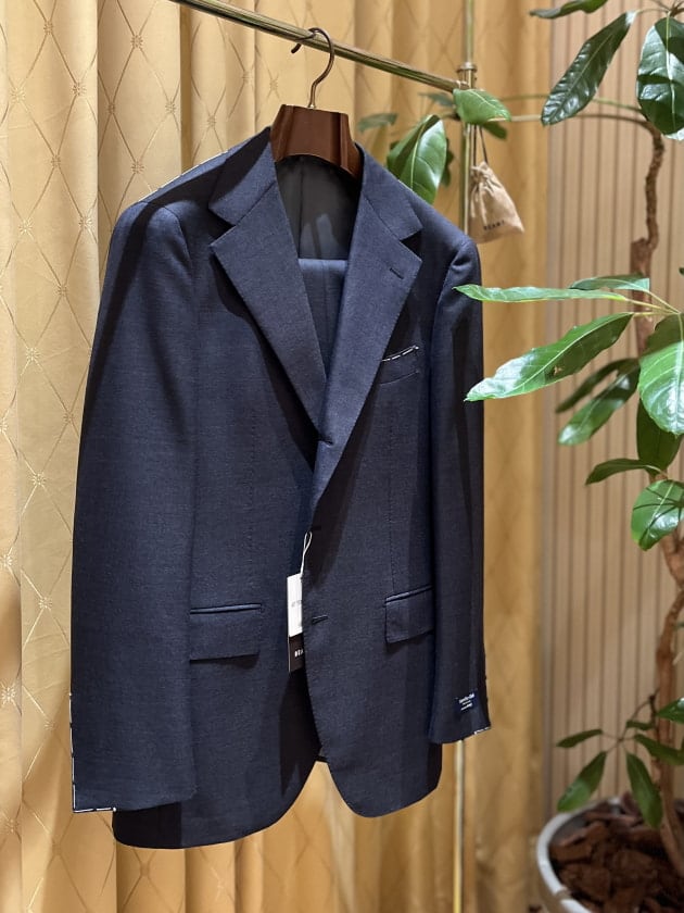 普通とはちょっと違う、ベーシックなスーツ。〈BEAMS F〉｜ビームス