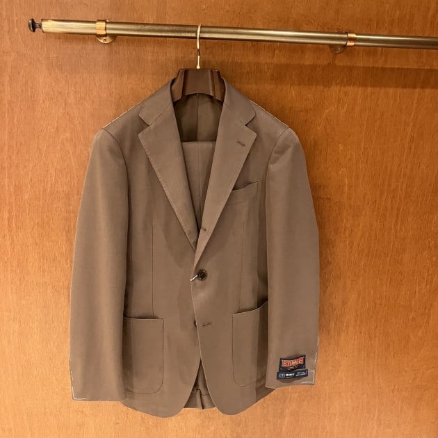 BEAMS F＞EASYブラウンスーツ｜ビームス 六本木ヒルズ｜BEAMS