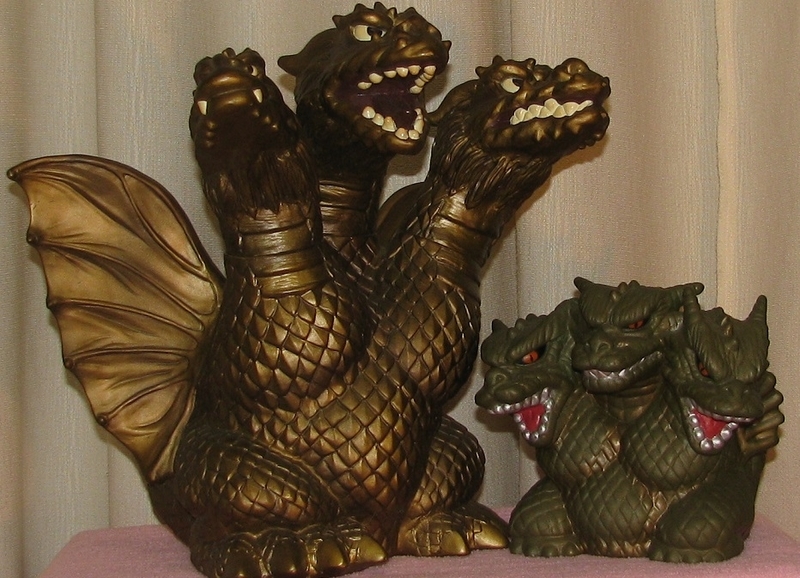 ソフビ貯金箱【キングギドラ&ゴジラ】 - 適当に玩具とかのブログ