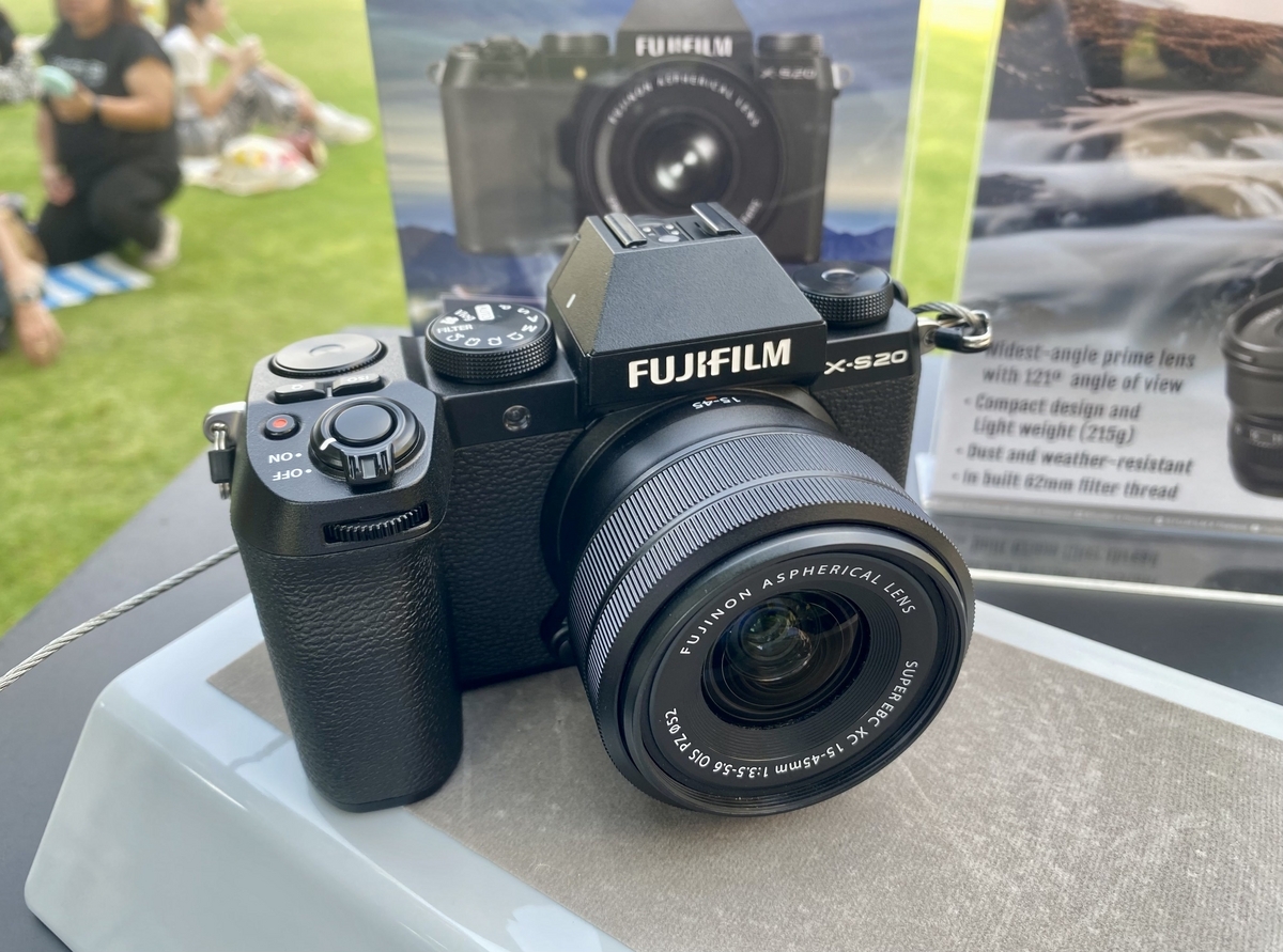 FUJIFILM X-S20を触ってきた - MONOKIRI 35mm