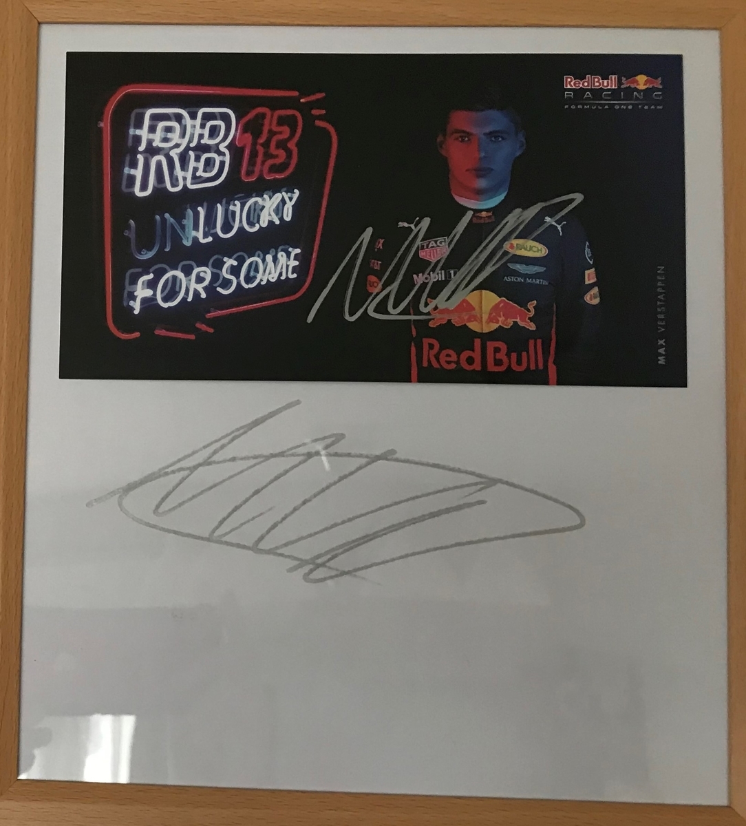 サイングッズ購入検討の参考に 直筆サイン フェルスタッペン編 - F1