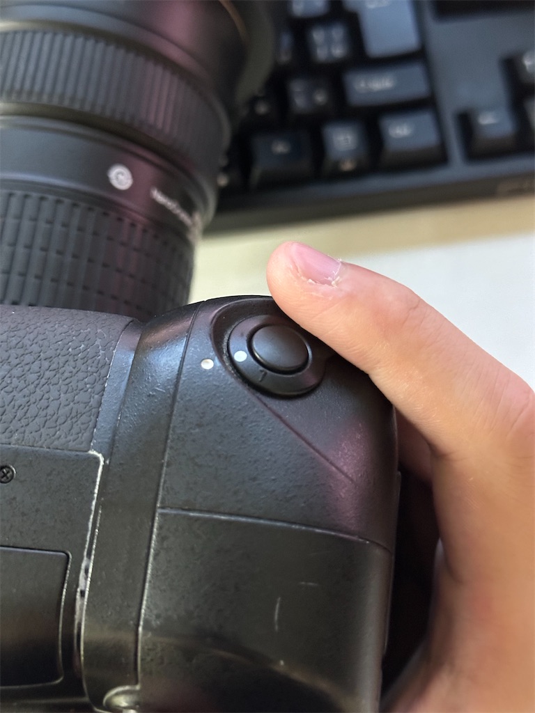 D800Eのバッテリーグリップを購入しました - 清楚咲夜の日記