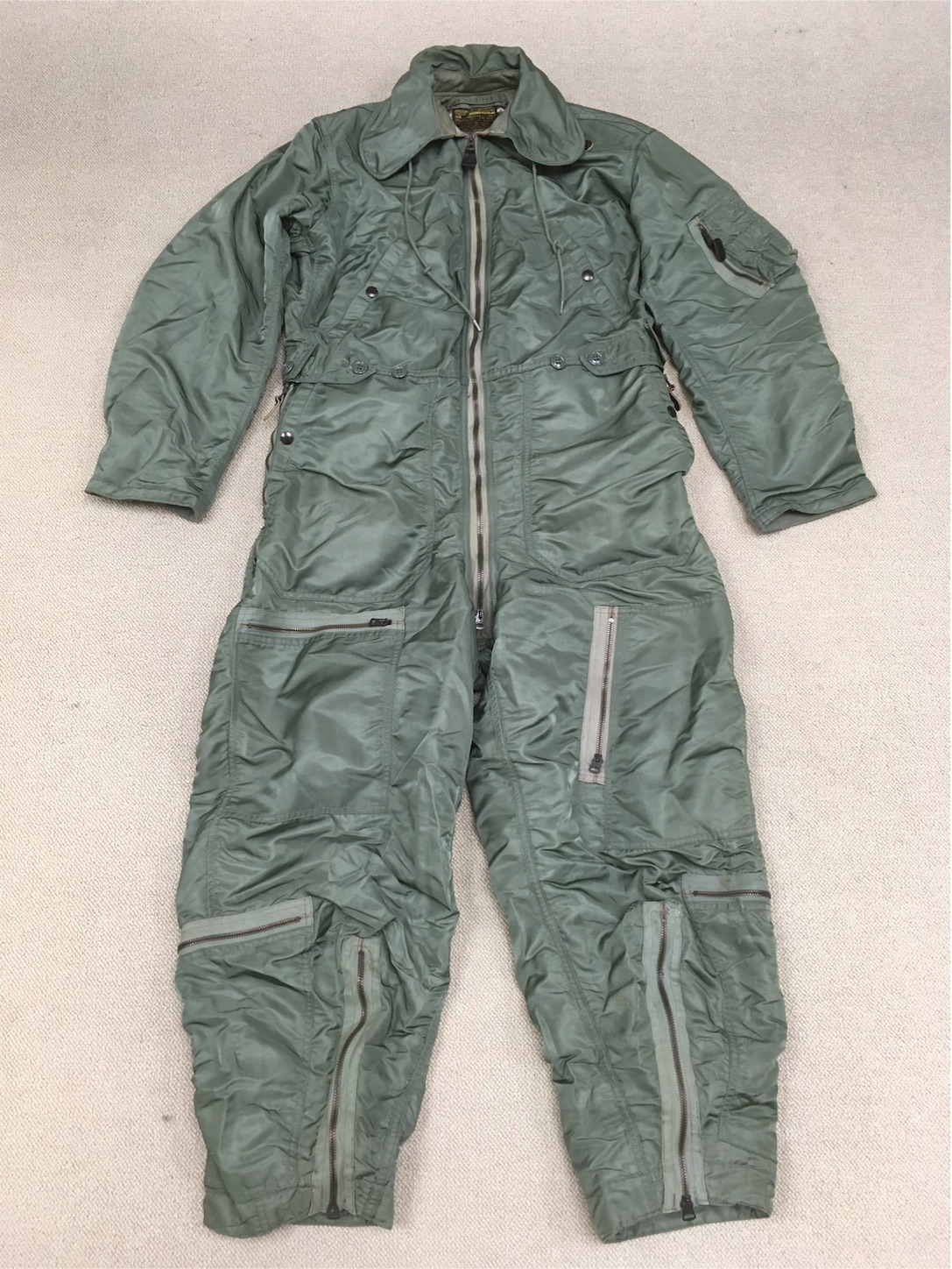 MA-1と同世代！【アメリカの軍服】空軍防寒パイロットスーツCWU-1P（2