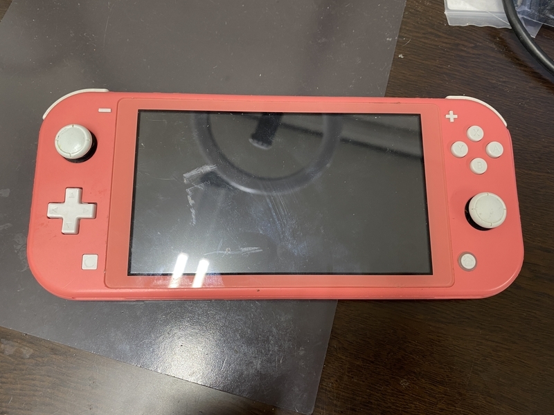 Nintendo Switch Liteの液晶交換をするついでにカスタムシェルに交換し