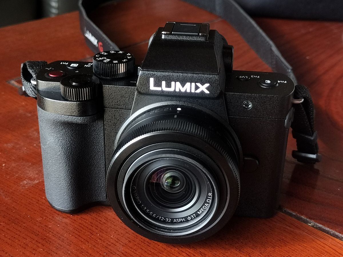 最強のコストパフォーマンス機「パナソニック LUMIX DC-G100D」を購入