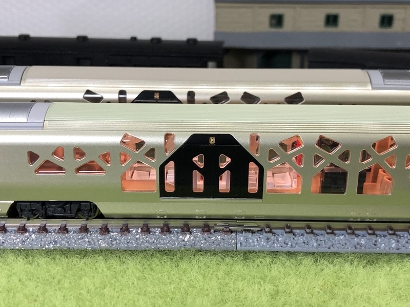 □比較検証□TOMIX 97901 限定品 JR東日本 E001形 「TRAIN SUITE 四季