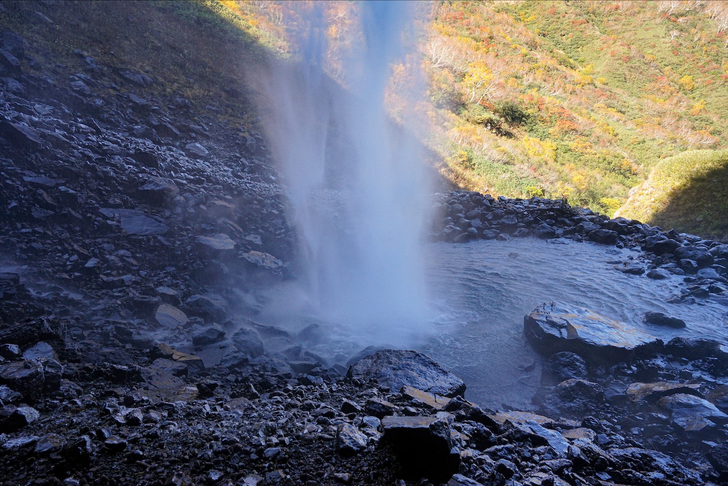 石川県】丸石谷で沢登り！白山が育んだ幻の百四丈滝の滝壺へ｜中級者