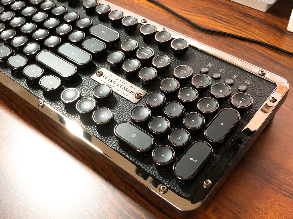 レビュー】タイプライターにインスパイアされたおしゃれなキーボード