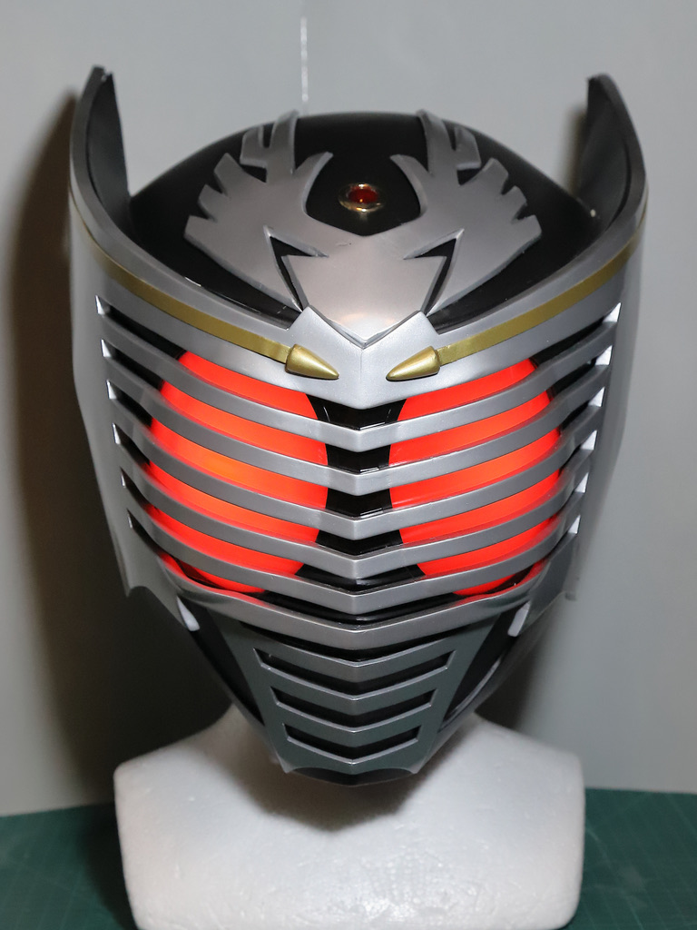 仮面ライダー龍騎を作る10 完成【マスク制作記】 - 創造人間 DIY