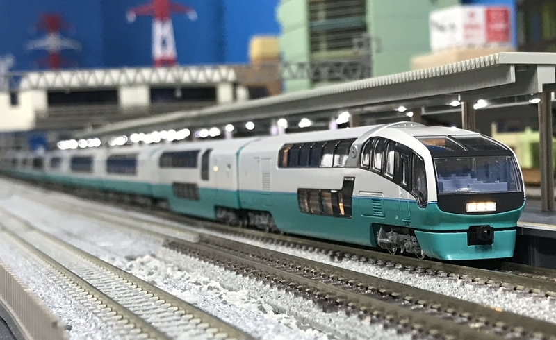 KATO 251系「スーパービュー踊り子」新塗色 入線！ - 休日の屋根裏