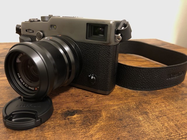 癖が強すぎる26万円のミラーレスカメラ。FUJIFILM X-Pro3 DRブラック