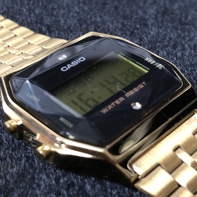 黄金に輝く究極のダサかっこいいチープカシオ『A159WGED-1』レビュー