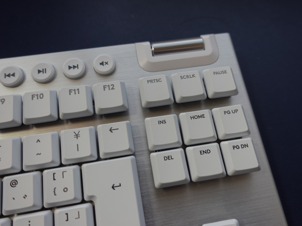 Logicool G G913 TKL ホワイト(茶軸 タクタイル)のレビュー】キー