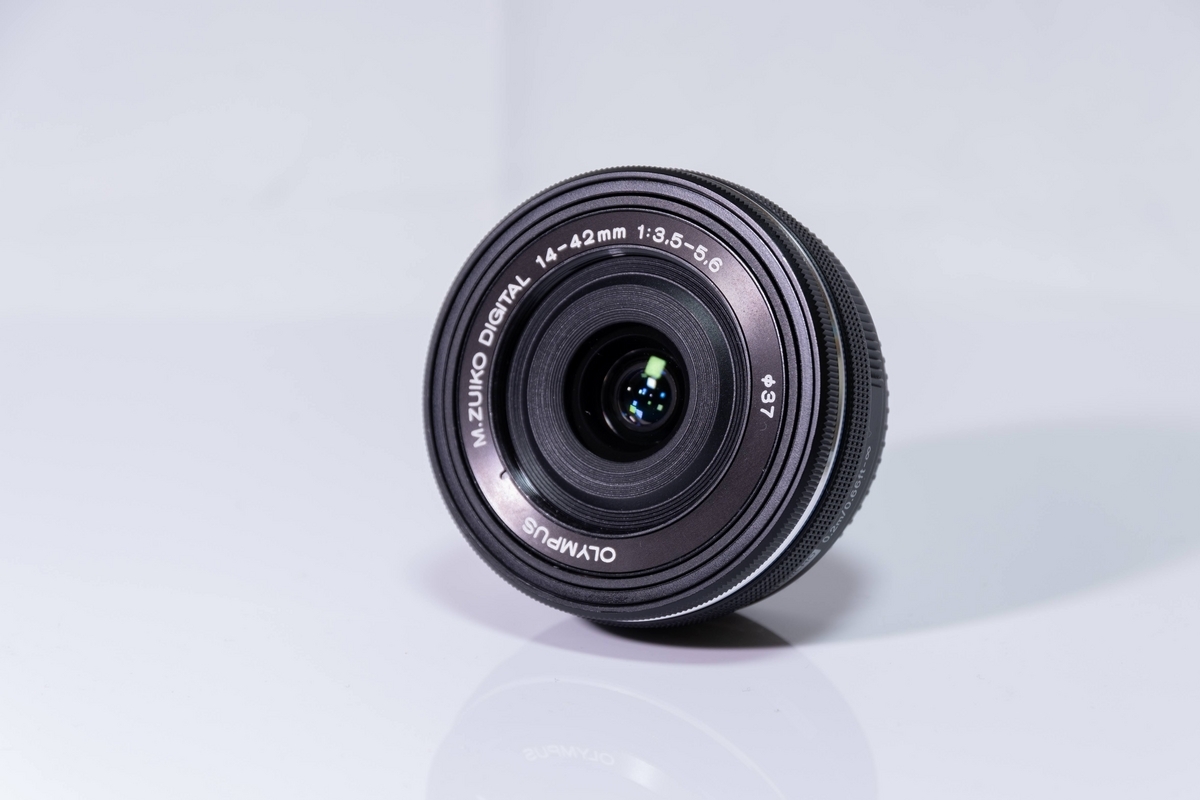 OLYMPUS M.ZUIKO DIGITAL ED 14-42mm F3.5-5.6 EZ - 青藍寫眞館