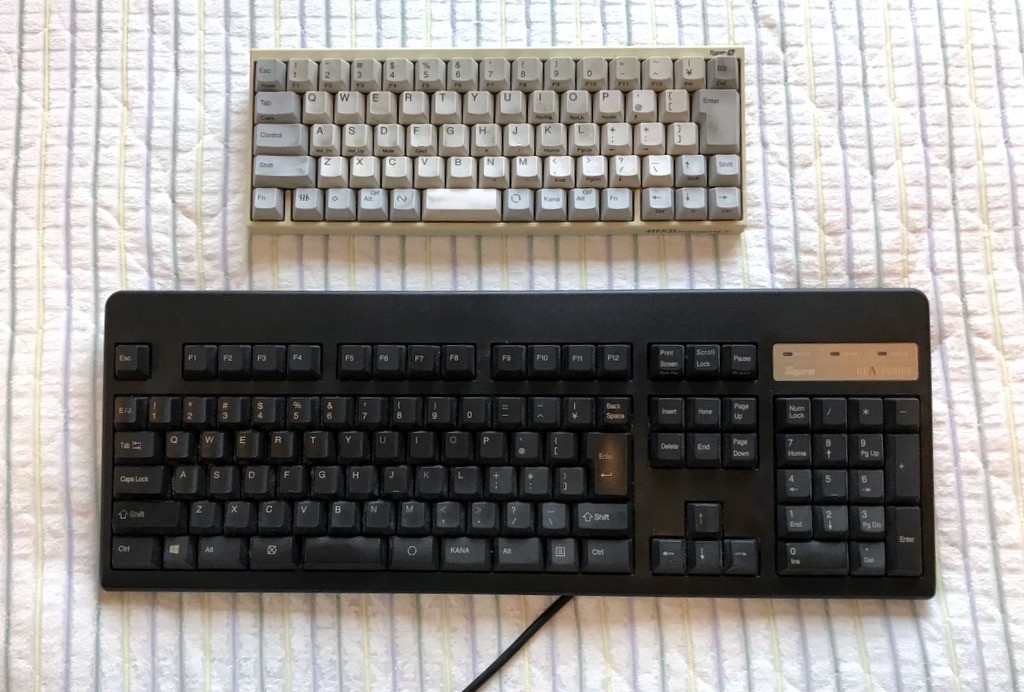 HHKB と REALFORCEを比較・最高のキーボードはどっちだ - シロッコの
