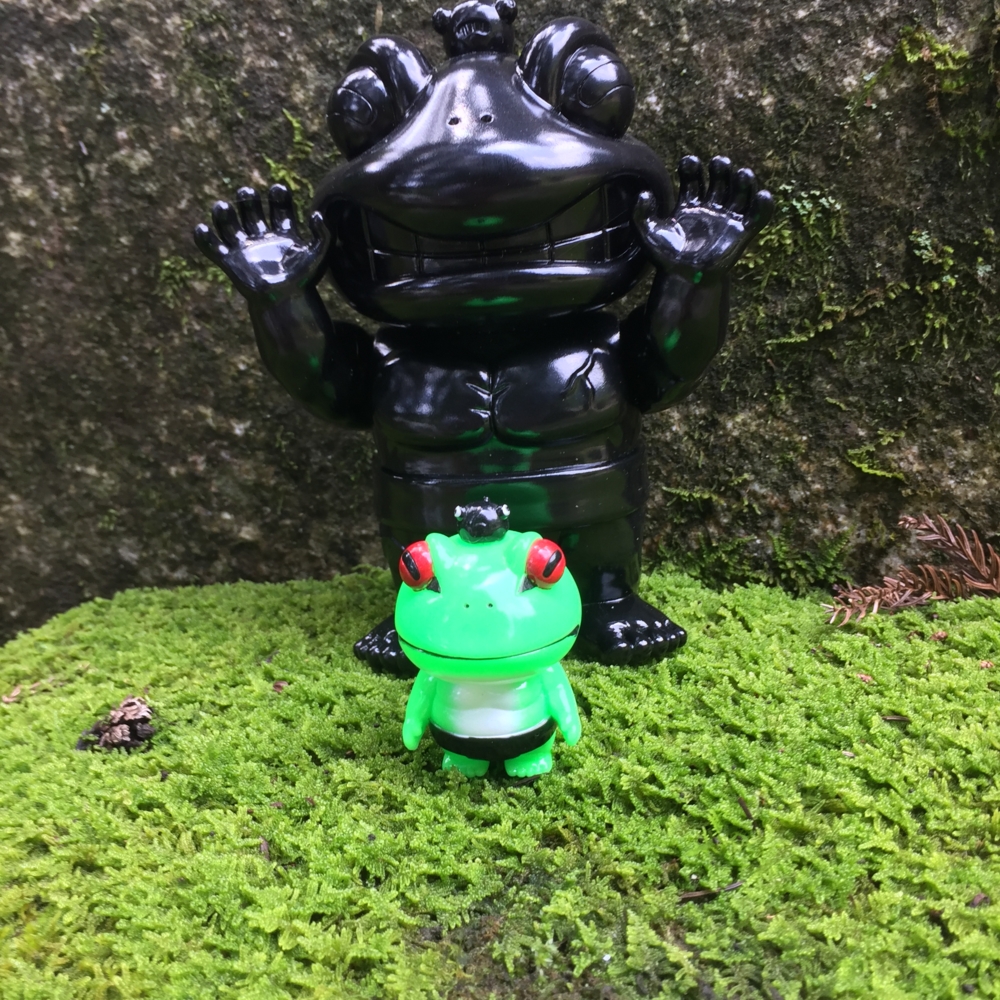 ゴッコ堂 × リアルヘッド × 9works / 大ガマの海 （& ウンコツ） - smogbom