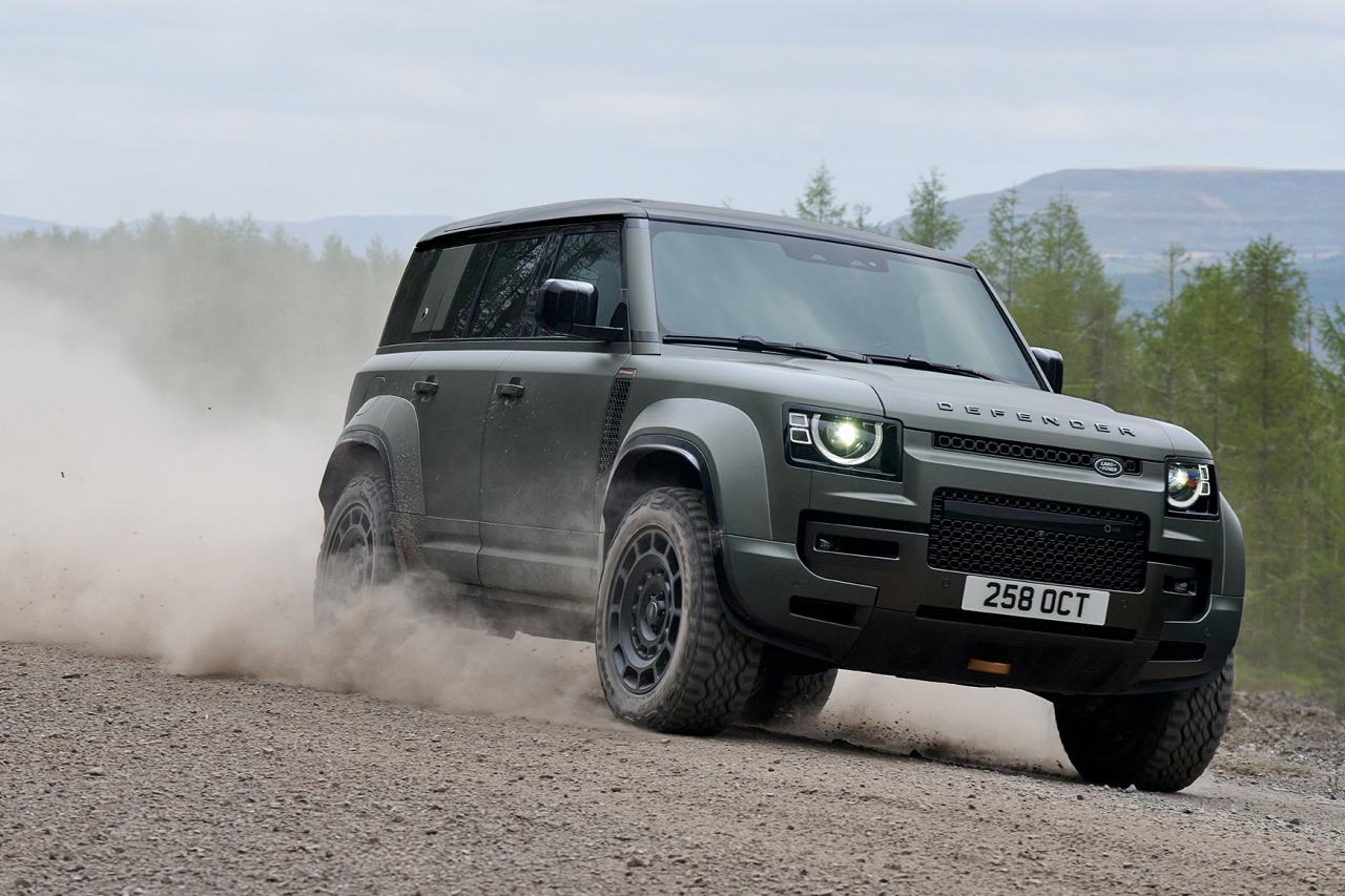 ランドローバー、史上最もダイナミックな『ディフェンダー・オクタ』を