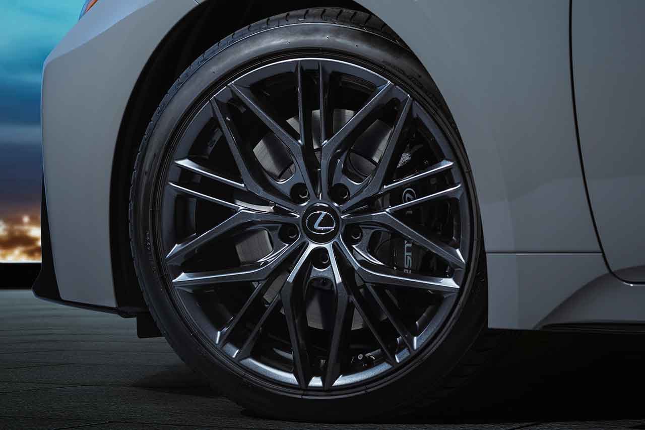 値下げ！4本新品です！レクサスIS500 19インチ 純正ホイール タイヤ