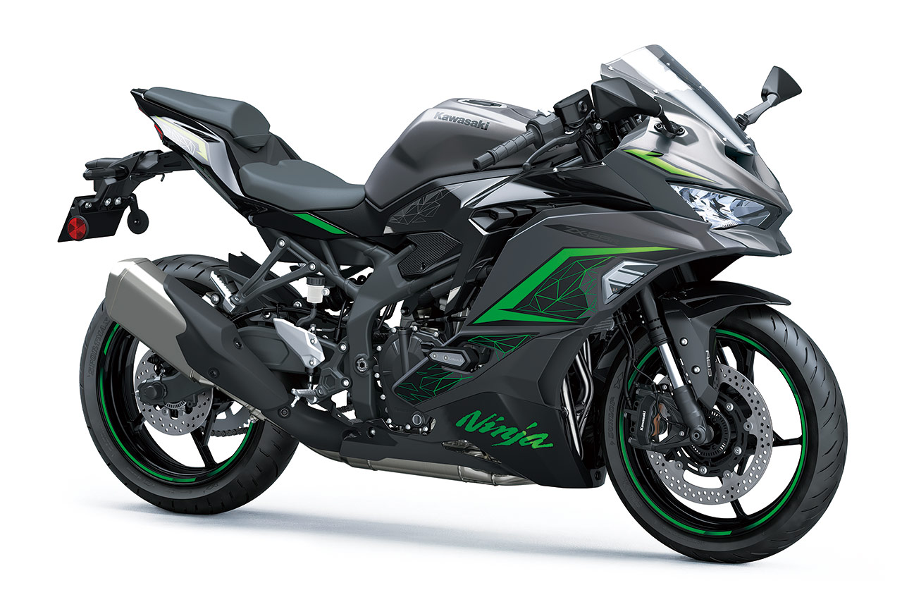 カワサキ、『Ninja ZX-25R』シリーズの2023年モデルを4月15日から発売