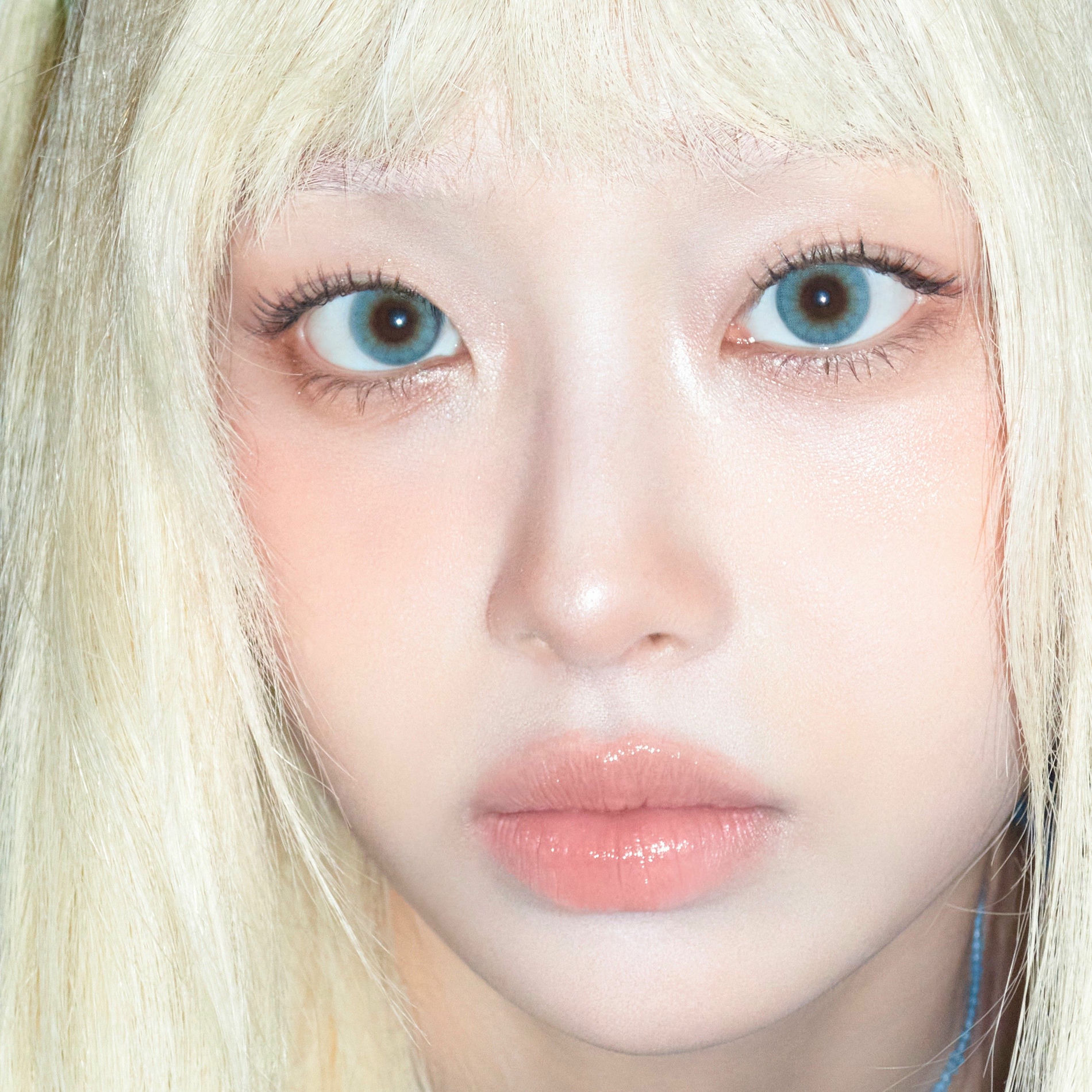 qwer - 1st Single Album 'Harmony from Discord' | Deezer