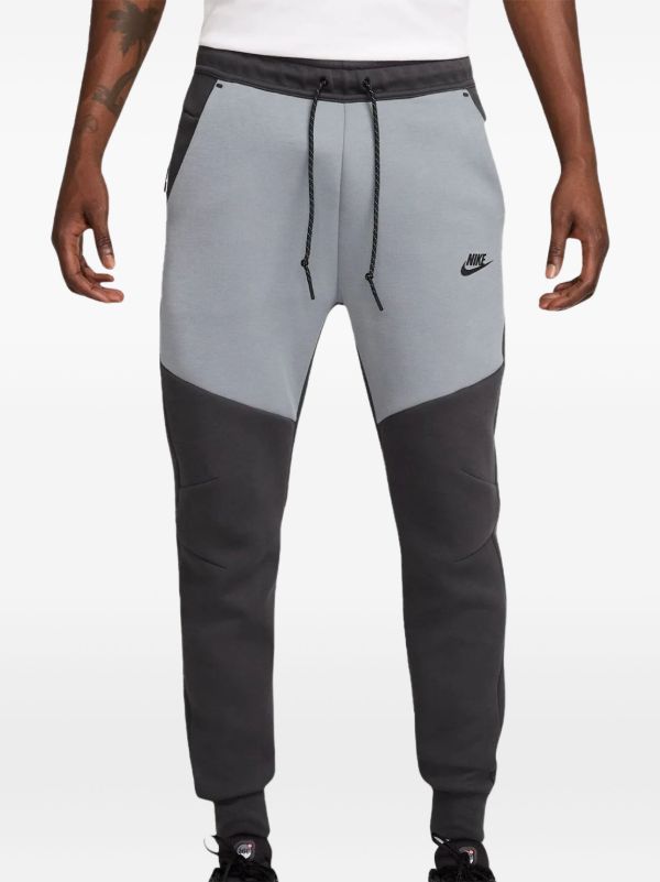 Nike テックフリース ジョガーパンツ | グレー | FARFETCH JP