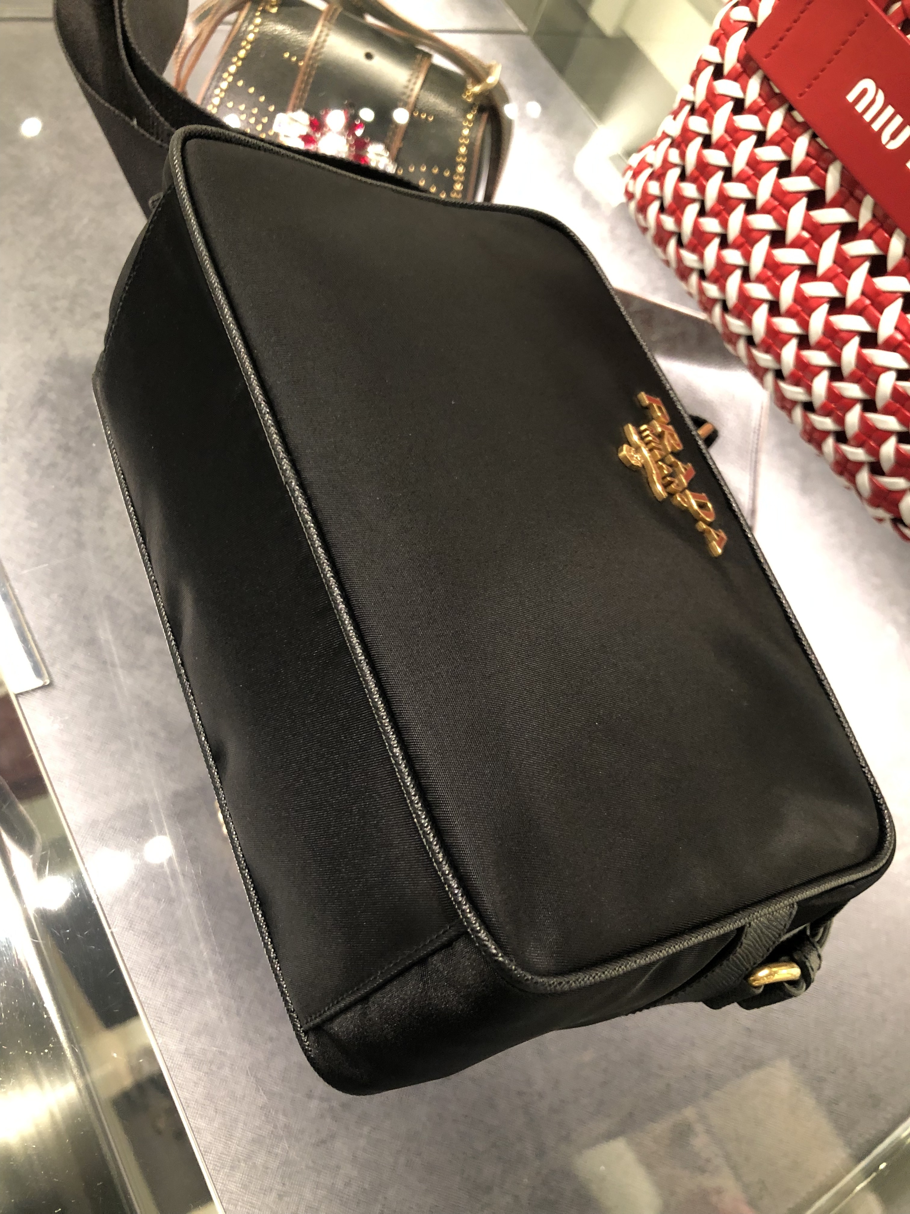 アウトレット】PRADAナイロンショルダーバッグ☆1BH089☆ (PRADA