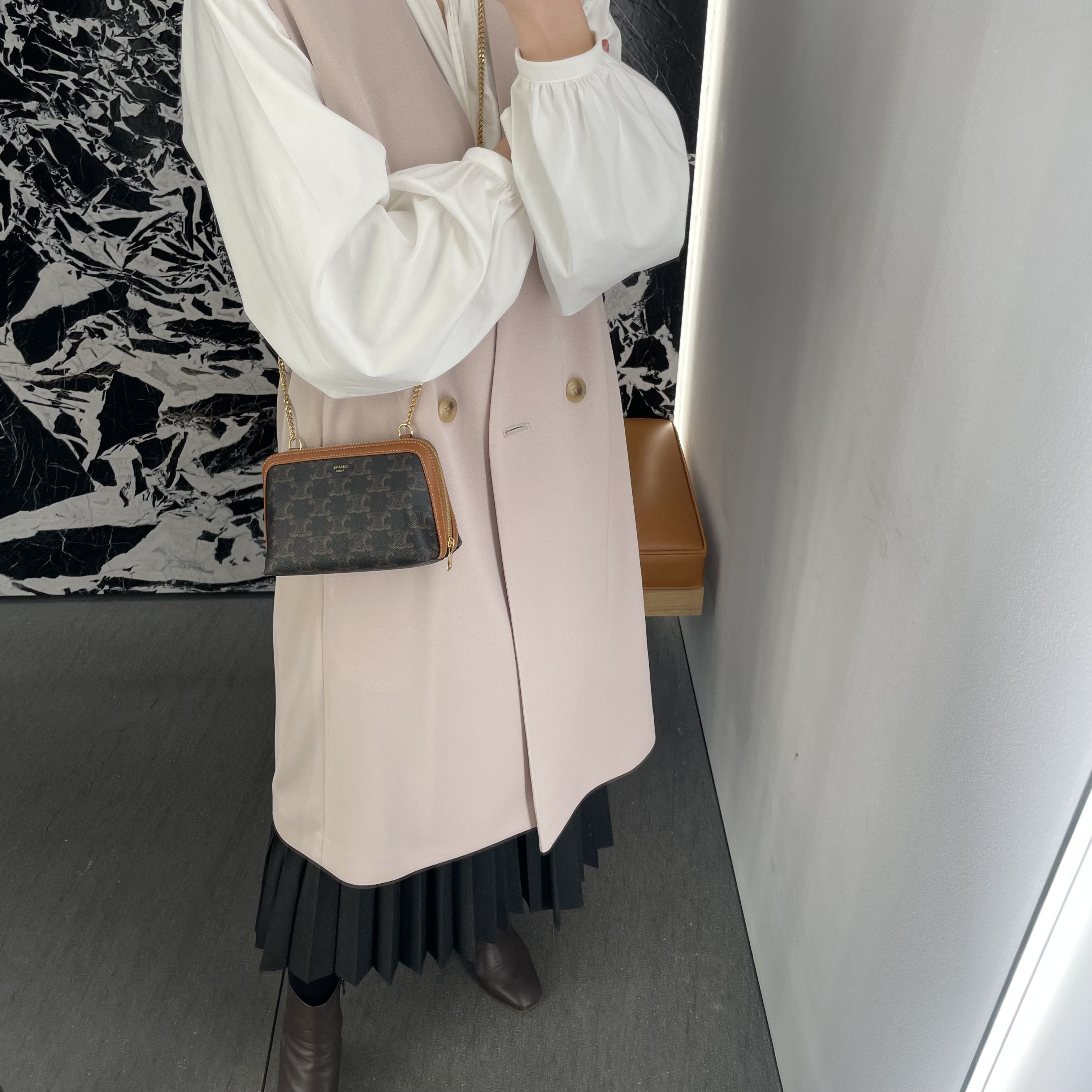 送料込【CELINE】NEW♪TRIOMPHE CANVAS♪チェーン付きクラッチ (CELINE