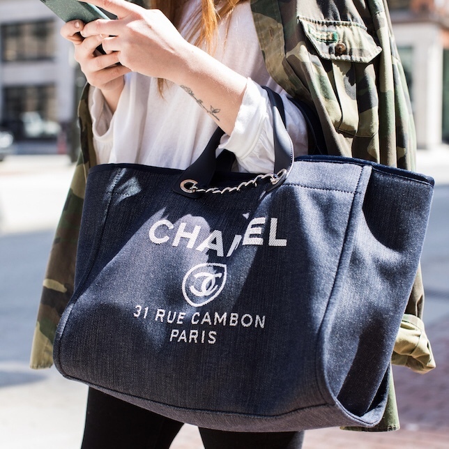 Chanel Deauville Large Tote チェーン付 デニム トートバッグ (CHANEL