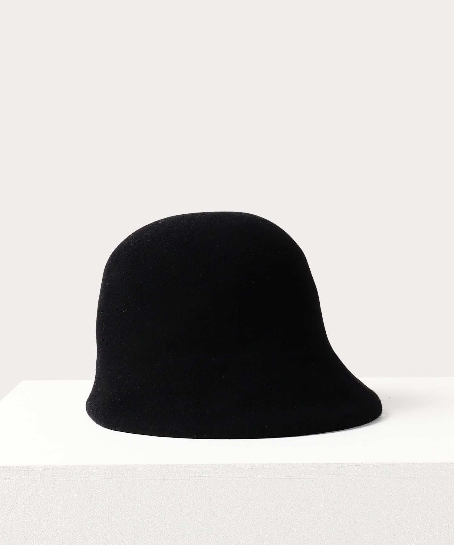 国発・すぐ届く Vivienne Westwood 完売必須! バスク クロッシェ