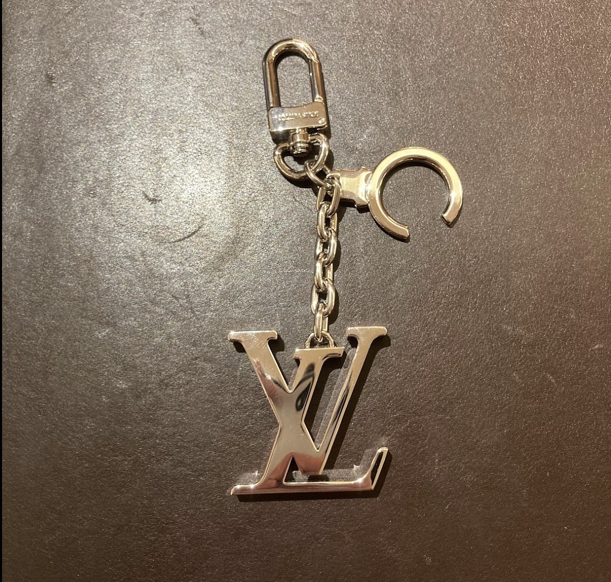直営店】LouisVuitton（ヴィトン）LVキーリング (Louis Vuitton