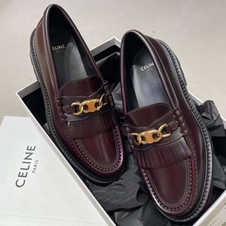 CELINE】トリオンフチェーン付き マーガレット ローファー (CELINE