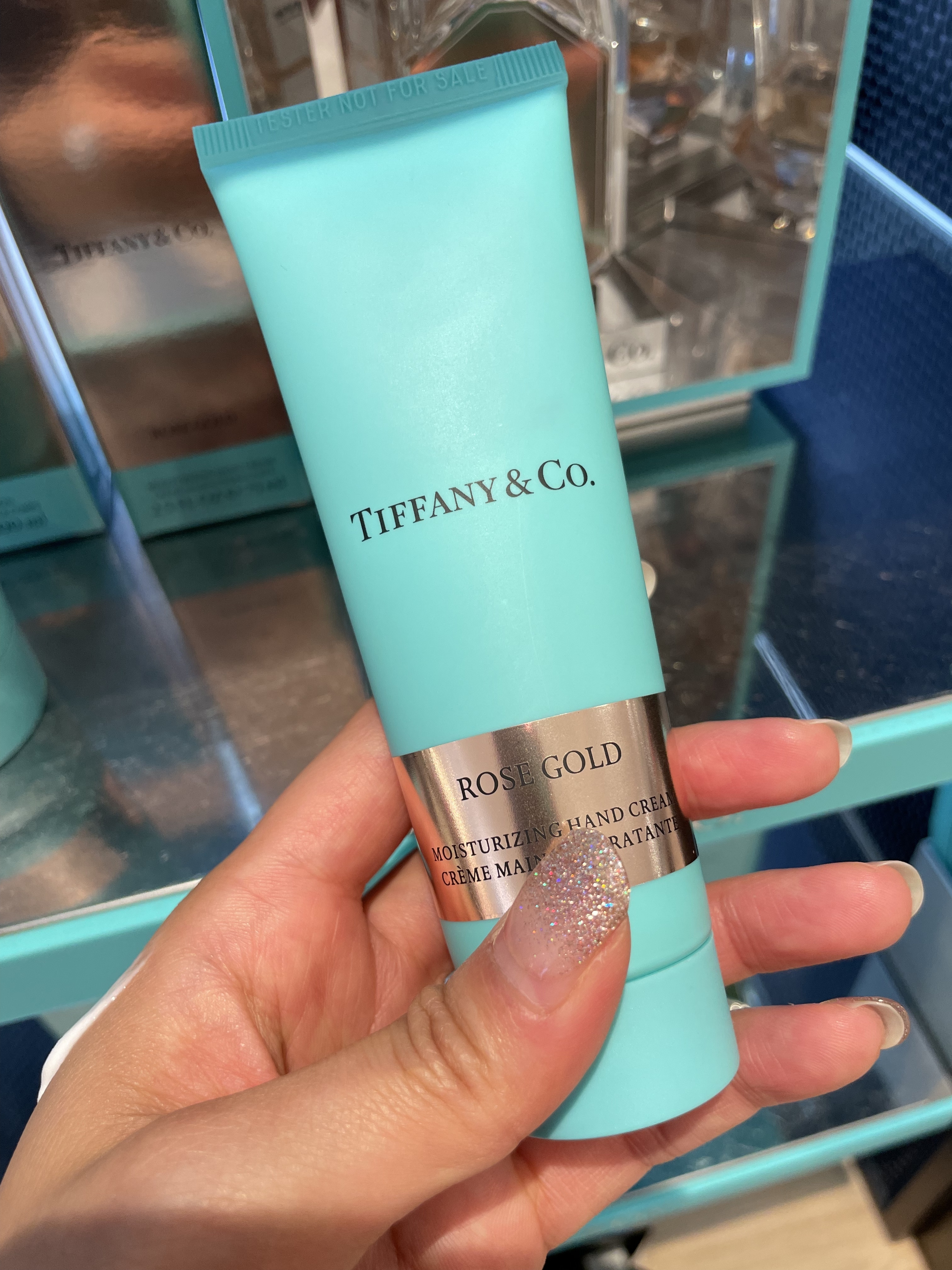 日本入手困難】ティファニーローズゴールドハンドクリーム (Tiffany