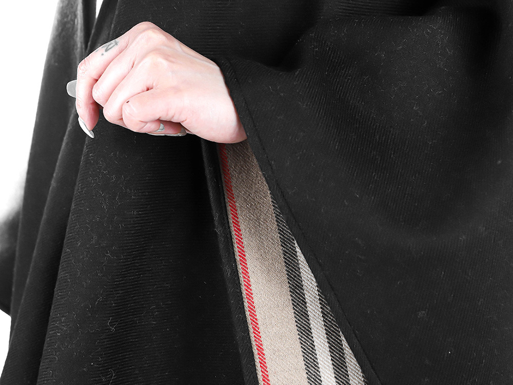 BURBERRY☆関税込 アイコンストライプディテール ウールケープ