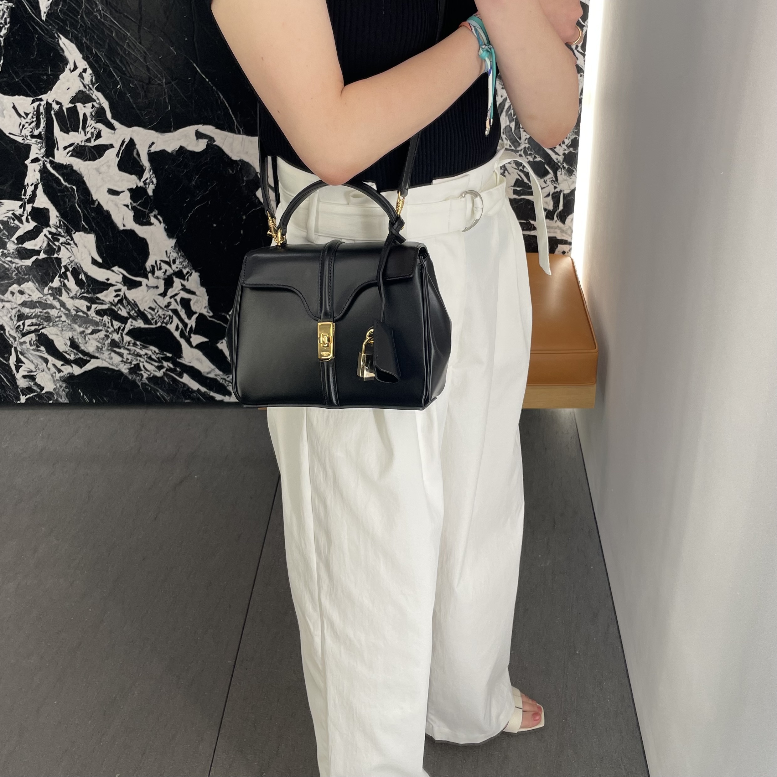 CELINE】ミニ 16（セーズ）/ サテンドカーフスキンン (CELINE