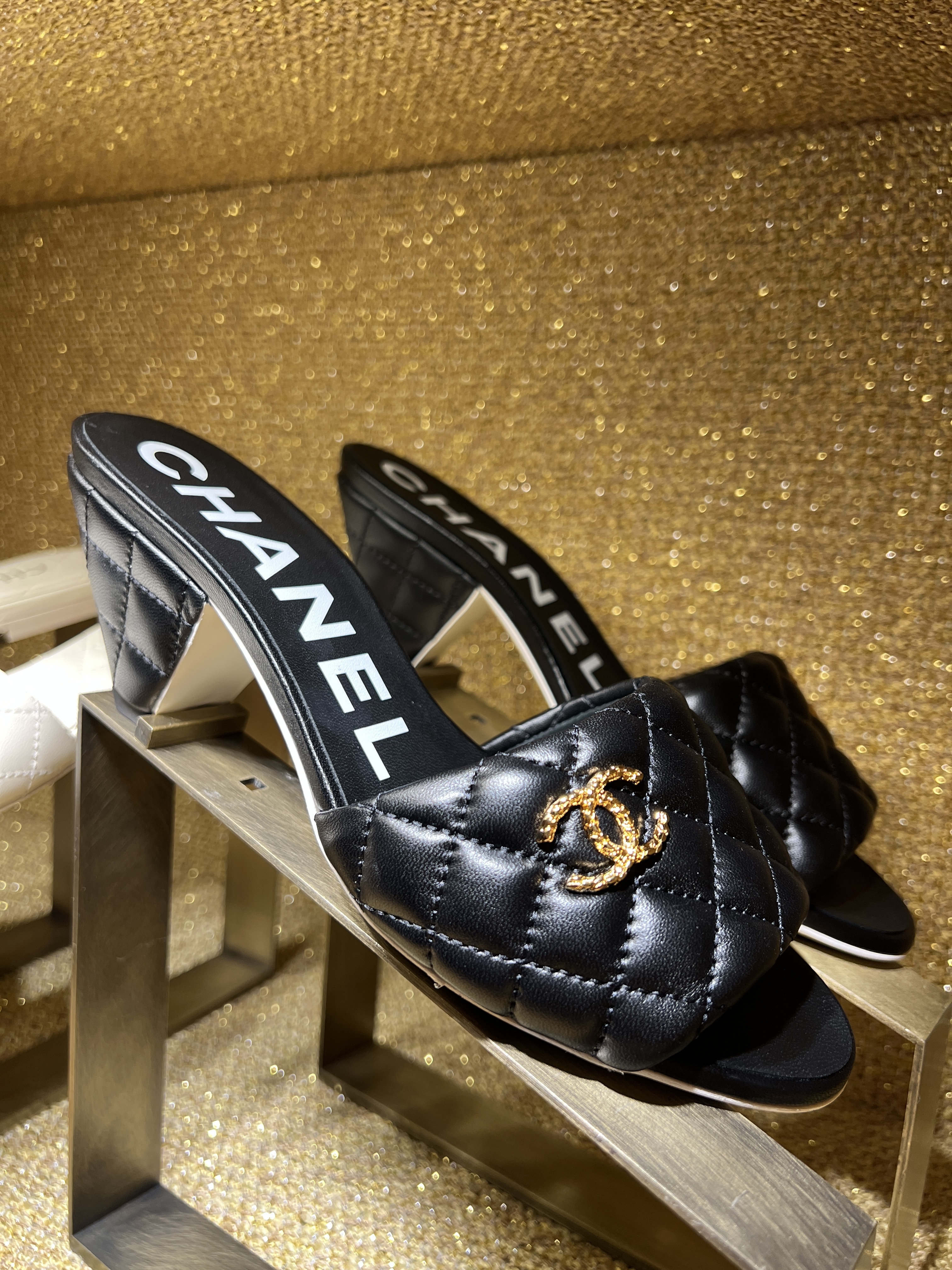 新作CHANELサンダル ミュール 7.5cm シャネル入手困難☆直営店 (CHANEL